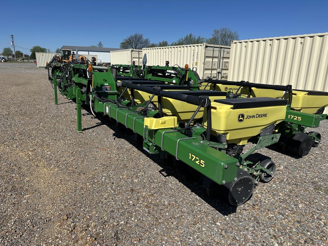 Image of John Deere 1725 Primary image