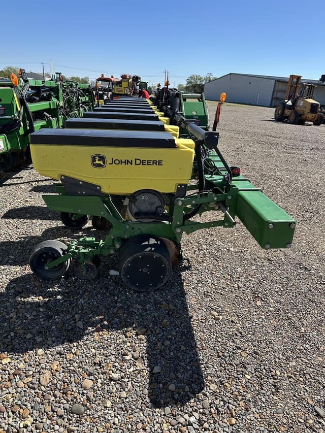 Image of John Deere 1725 equipment image 4