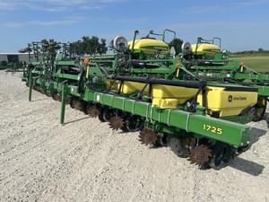 2020 John Deere 1725 Image