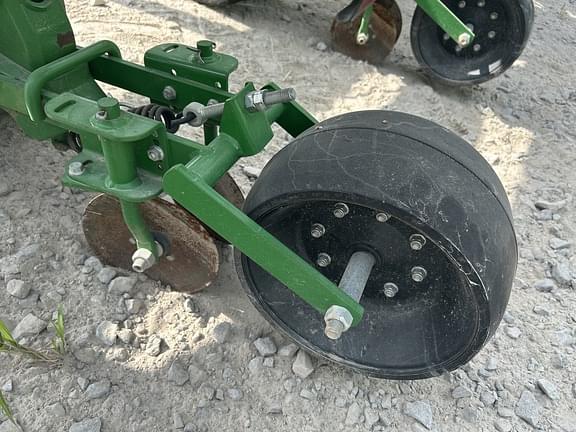 Image of John Deere 1725 equipment image 4