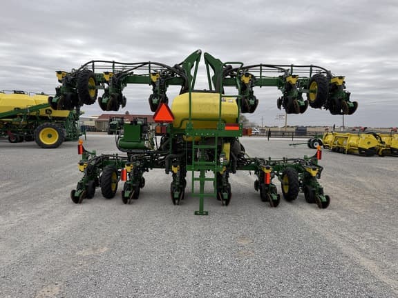 Image of John Deere 1725 equipment image 3