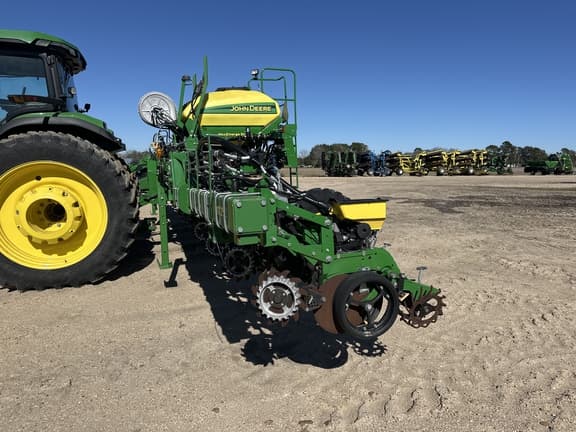 Image of John Deere 1725 Primary image
