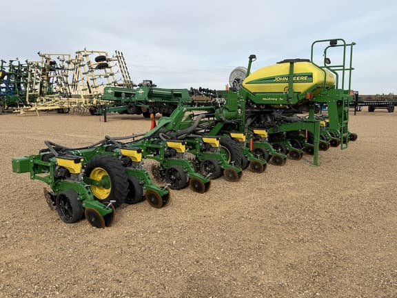 Image of John Deere 1725 equipment image 2