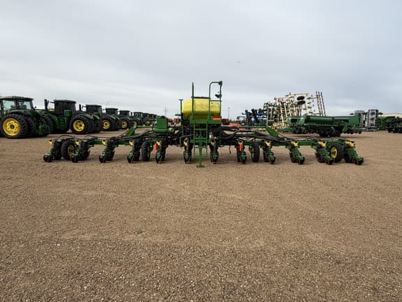 Image of John Deere 1725 equipment image 3