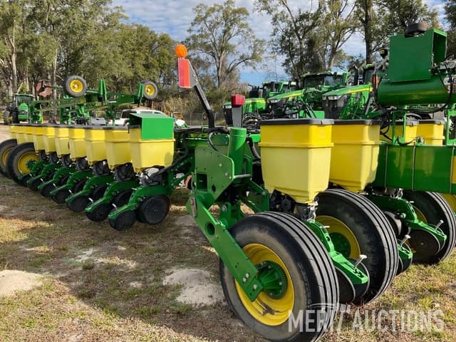 Image of John Deere 1770 equipment image 4