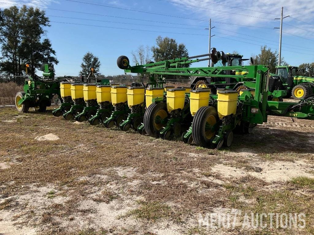 2020 John Deere 1770 Equipment Image0