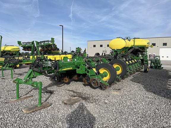 2020 John Deere 1775 Equipment Image0