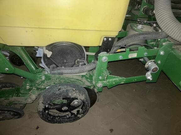 Image of John Deere 1775 equipment image 2