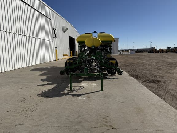 Image of John Deere 1775 equipment image 3