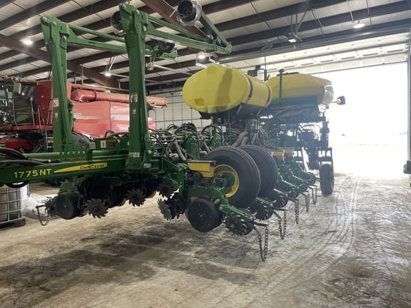 2020 John Deere 1775 Equipment Image0