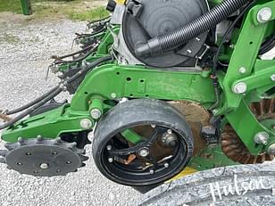 Main image John Deere 1775 11