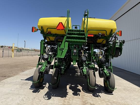 Image of John Deere 1775 equipment image 2