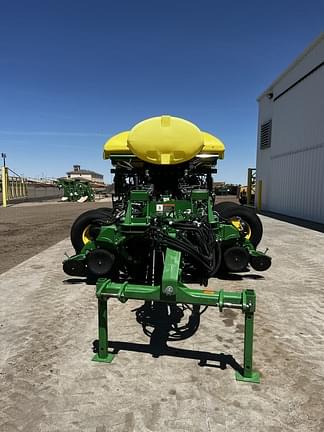 Image of John Deere 1775 equipment image 2