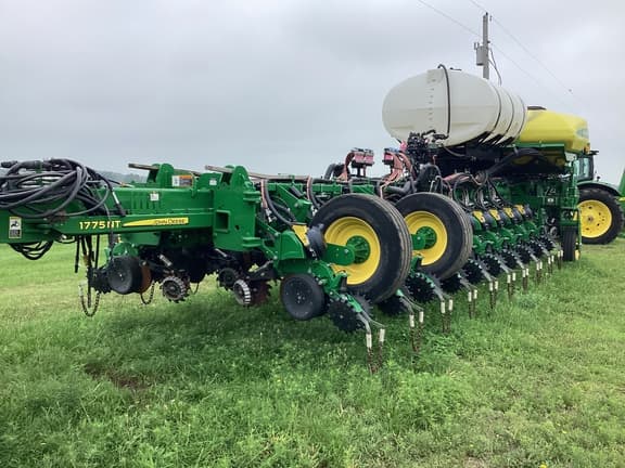 Image of John Deere 1775 equipment image 2