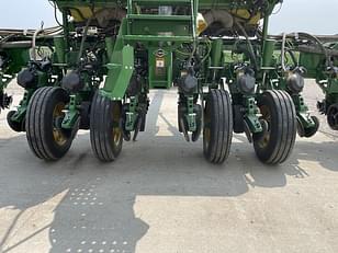 Main image John Deere 1775 6