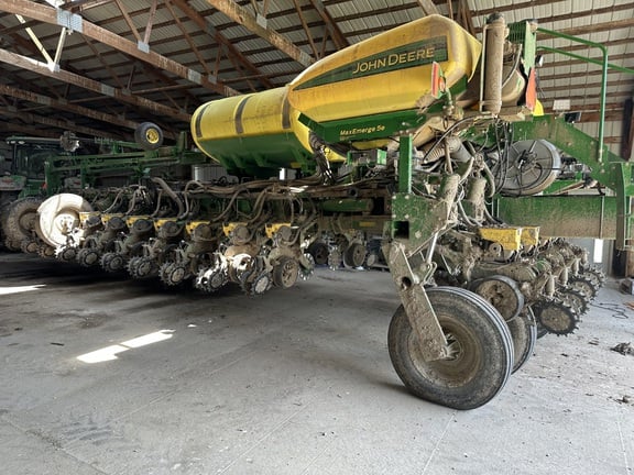 2020 John Deere 1775 Equipment Image0