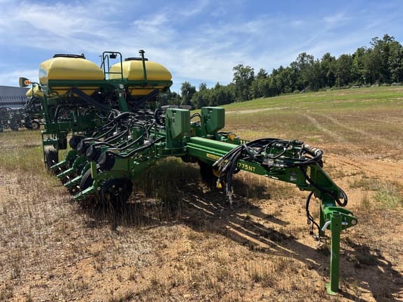 Image of John Deere 1775 Primary image