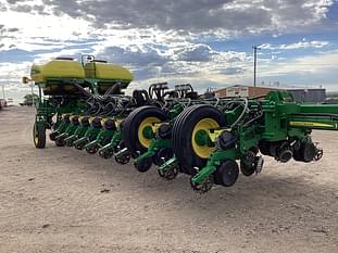 2020 John Deere 1775 Equipment Image0