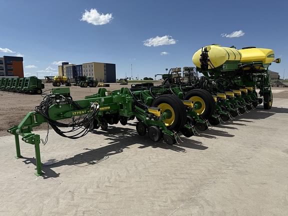 Image of John Deere 1775 equipment image 3