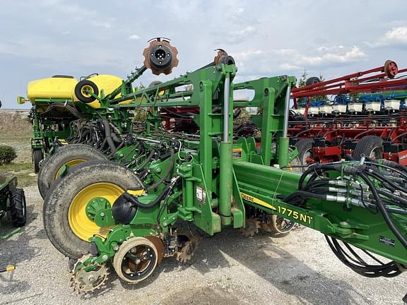 Image of John Deere 1775 equipment image 1