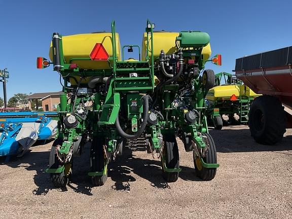 Image of John Deere 1775 equipment image 3