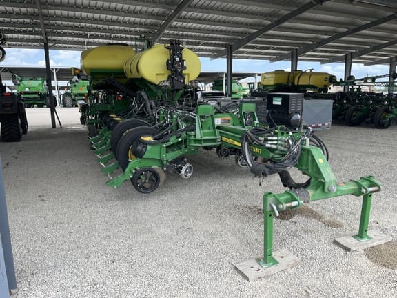 2020 John Deere 1775 Equipment Image0