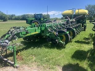 Main image John Deere 1775 13