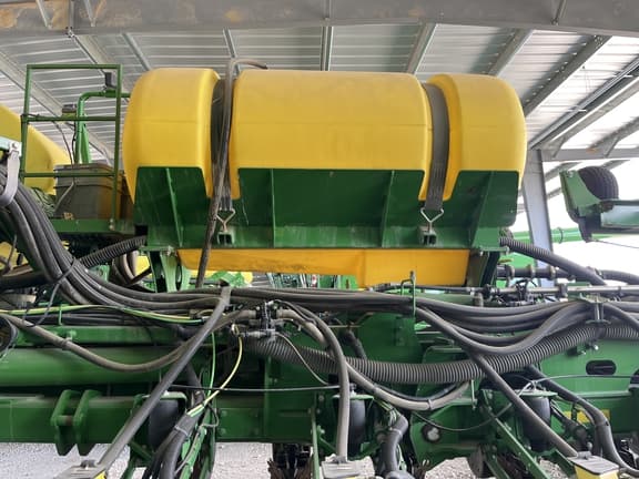 Image of John Deere 1775 equipment image 2