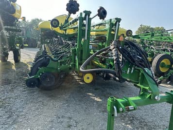 Main image John Deere 1775