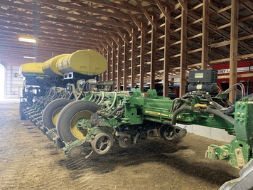 Main image John Deere 1775