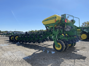 Main image John Deere 1775