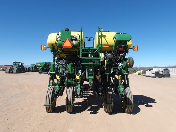 Image of John Deere 1775 equipment image 3