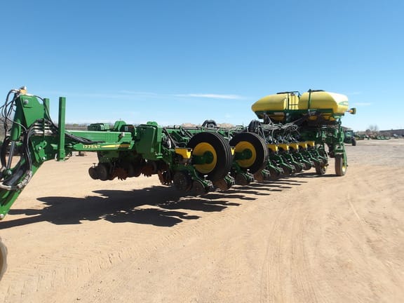 2020 John Deere 1775 Equipment Image0