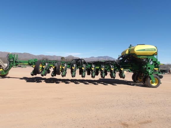 Image of John Deere 1775 Primary image