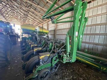 Main image John Deere 1775