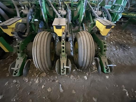 Image of John Deere 1775 equipment image 2