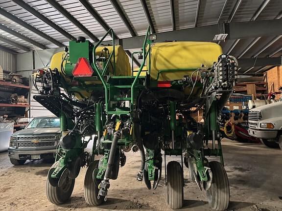 Image of John Deere 1775 equipment image 4