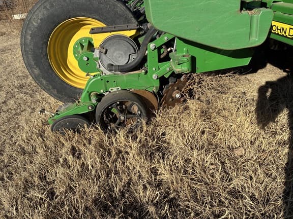 Image of John Deere 1775 equipment image 2