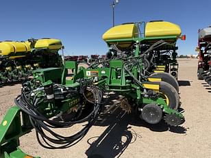 Main image John Deere 1775 11