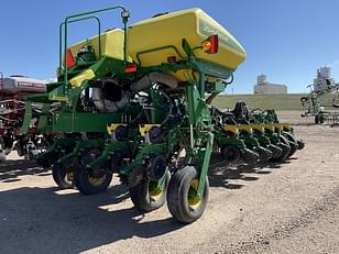 Main image John Deere 1775 1