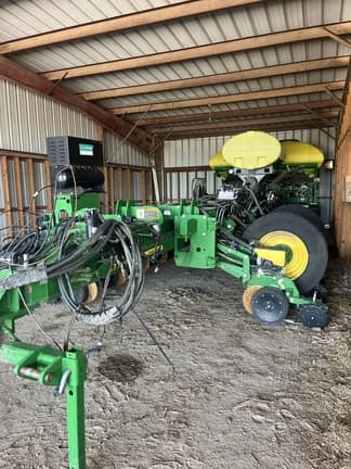 Image of John Deere 1775 equipment image 1