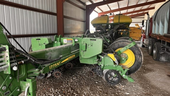 2020 John Deere 1775 Equipment Image0