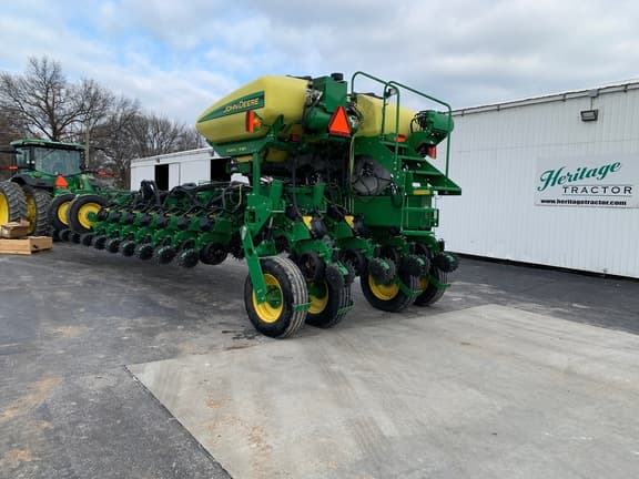 Image of John Deere 1775 equipment image 2