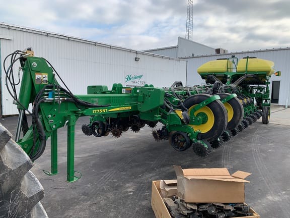 2020 John Deere 1775 Equipment Image0