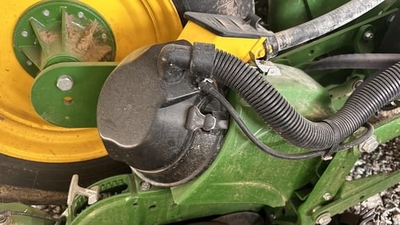 Image of John Deere 1775 equipment image 4