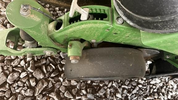 Image of John Deere 1775 equipment image 3