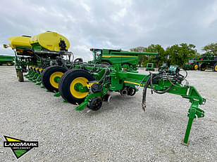 Main image John Deere 1775 3