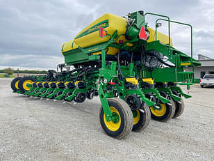 Main image John Deere 1775 7