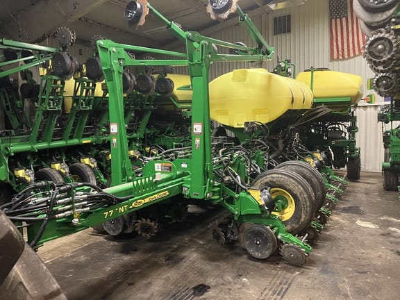 Main image John Deere 1775