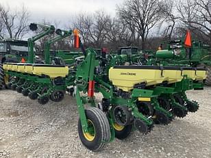 Main image John Deere 1775 7